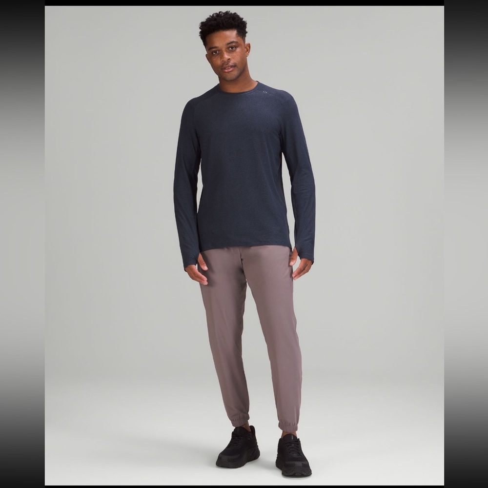 NWT! Mens Lululemon Surge crew